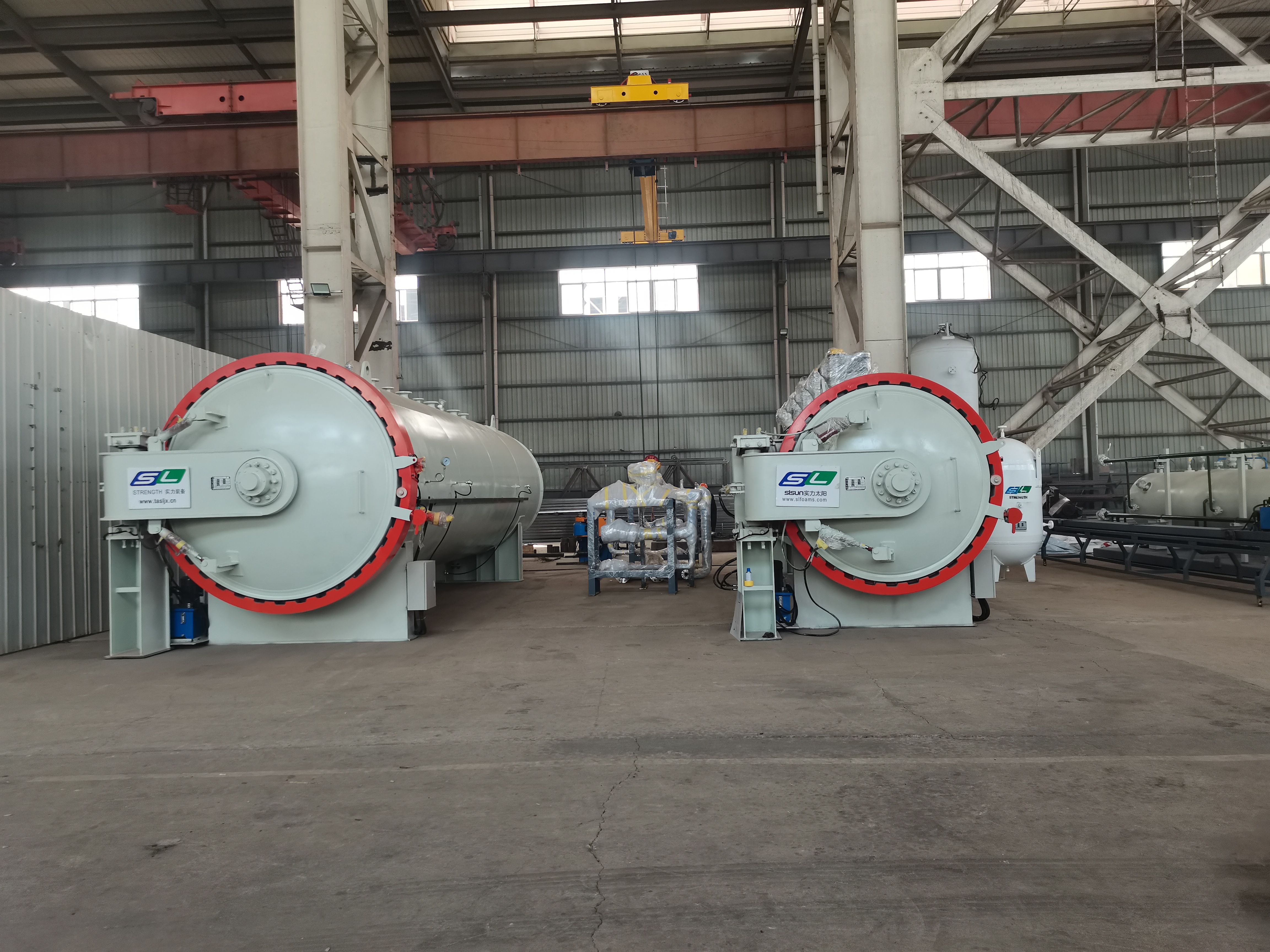 DN2000、DN2400兩臺(tái)新材料熱壓罐發(fā)往江蘇